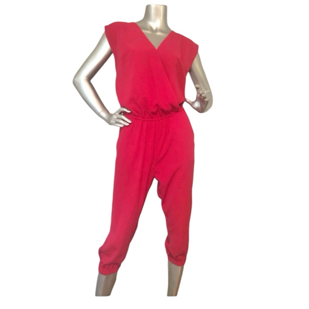 GUESS Hot Pink Fuchsia Jumpsuit Pantsuit Romper Sleeveless Capri V Neck Small